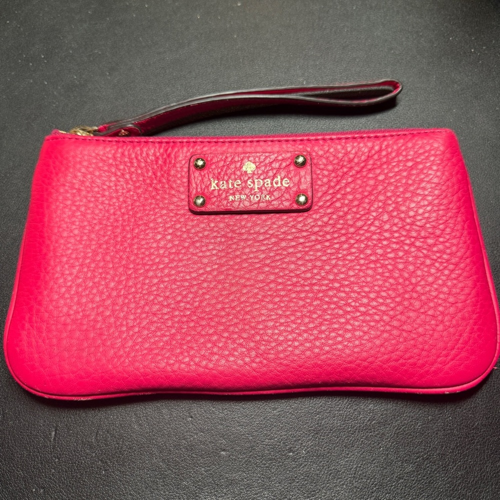 Kate Spade Zippered Chrissy Wristlet the Berkshire Road Line Pebbled Leather